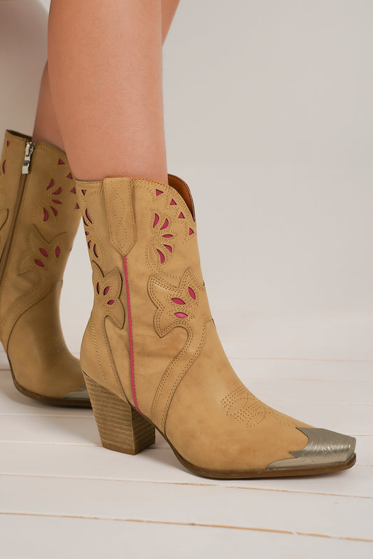 Embroidered Ankle Boots DAKOTA-10